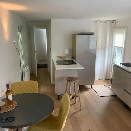 Vendégház Tiny Houseboat On The Amstel River Amszterdam