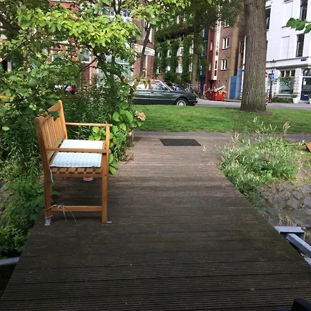 Casa de hóspedes Tiny Houseboat On The Amstel River Amesterdão